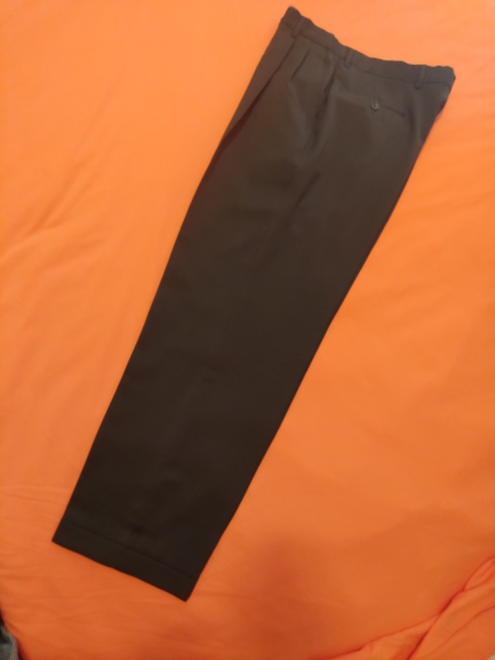 Pleated Full-cut Wool Gabardine Slacks - Picture 5 of 6